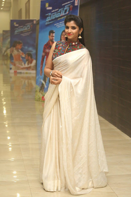Telugu TV Anchor Syamala Stills In Hot White Saree 8